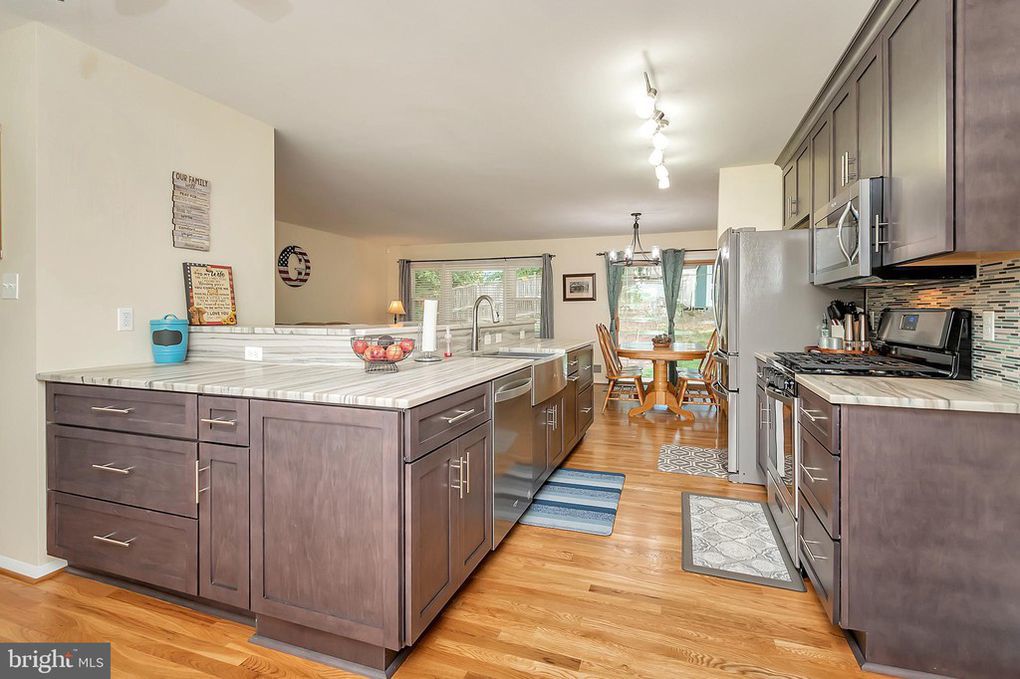 2198 Old Ironsides Ct, Woodbridge, VA 22192